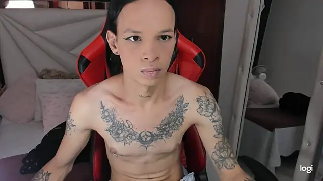 Snapshot of sara_slut21 chatting on December 20, 4:04 pm sara slut21 online show from December 20, 4:04 pm