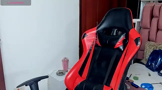 Snapshot of sara_slut21 chatting on March 11, 2:43 am sara slut21 online show from March 11, 2:43 am