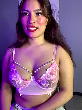 Snapshot of Adarha_Ramirez chatting on October 23, 4:34 am Adarha Ramirez online show from October 23, 4:34 am