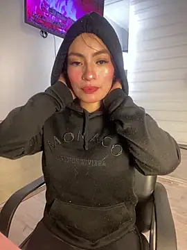 Snapshot of Adarha_Ramirez chatting on December 16, 3:44 am Adarha Ramirez online show from December 16, 3:44 am