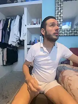 Alexitho25 online show from July 10, 9:50 pm