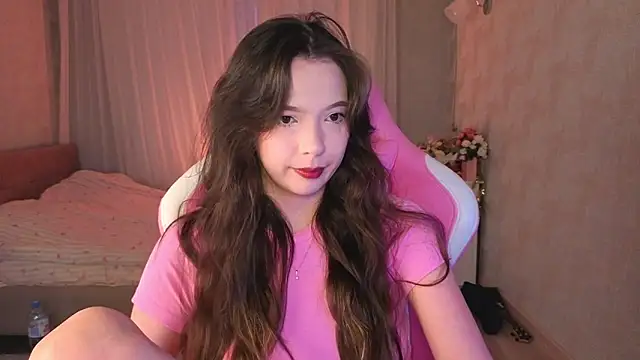 Snapshot of yuna_sunshy chatting on April 6, 1:36 am yuna sunshy online show from April 6, 1:36 am