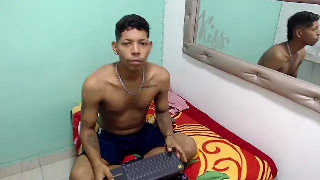 Snapshot of kloe_matias chatting on September 14, 1:49 am kloe matias online show from September 14, 1:49 am