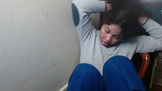 Snapshot of madelene chatting on November 11, 1:27 am madelene online show from November 11, 1:27 am