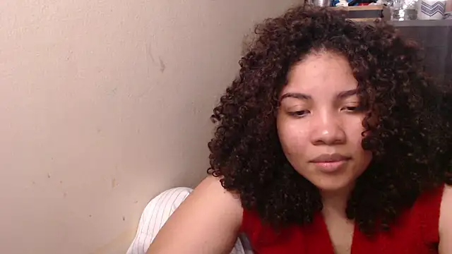 Snapshot of madelene chatting on November 12, 5:08 am madelene online show from November 12, 5:08 am