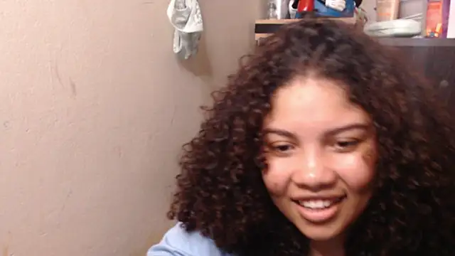 Snapshot of madelene chatting on November 18, 2:50 am madelene online show from November 18, 2:50 am