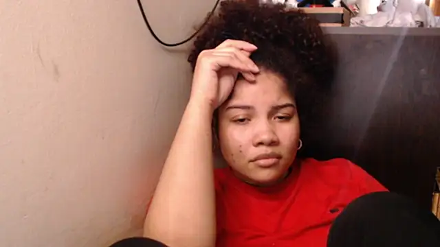 Snapshot of madelene chatting on November 23, 1:16 am madelene online show from November 23, 1:16 am