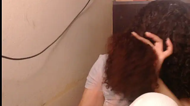 Snapshot of madelene chatting on December 2, 1:11 am madelene online show from December 2, 1:11 am