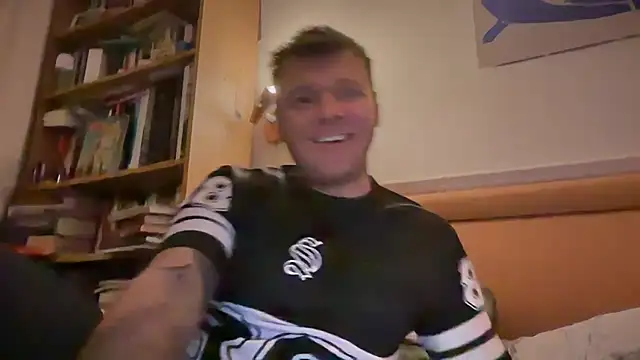 Snapshot of monster_d_2025 chatting on October 4, 12:30 am monster d 2025 online show from October 4, 12:30 am