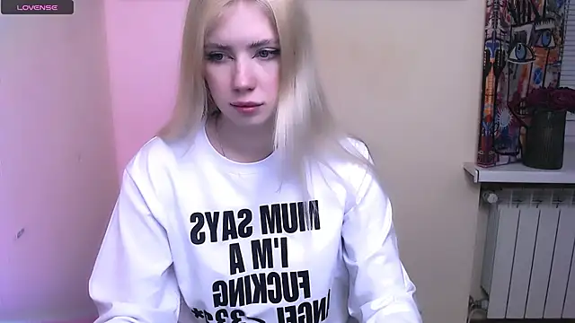 Snapshot of AliceHotty_ chatting on February 16, 7:59 am AliceHotty online show from February 16, 7:59 am