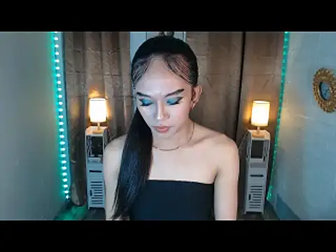 LauraSoHot online show from January 14, 8:42 am