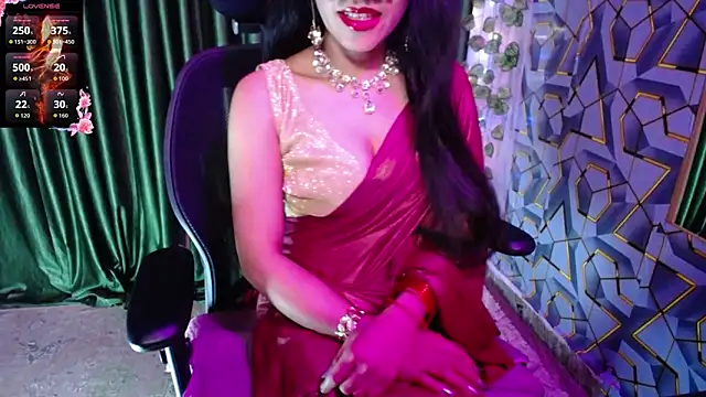 Snapshot of heyy_kiran chatting on April 19, 3:33 pm heyy kiran online show from April 19, 3:33 pm