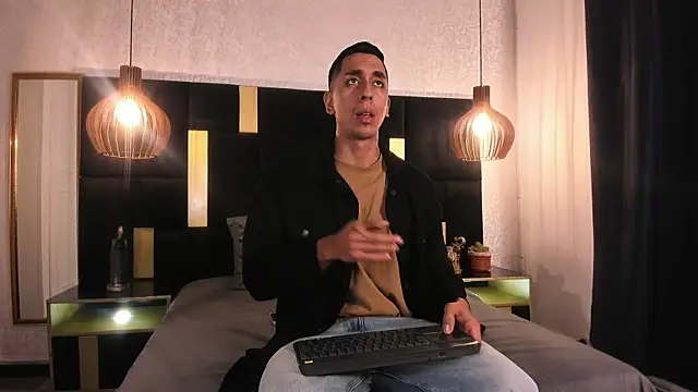 Lucio  Fox online show from April 3, 12:03 pm