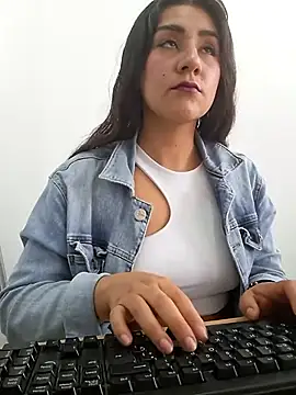 Snapshot of CAROLINE__07 chatting on November 20, 12:38 pm CAROLINE 07 online show from November 20, 12:38 pm