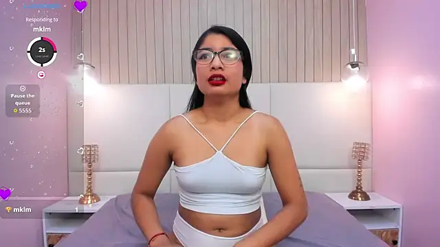 MelanyWayne  online show from May 25, 5:41 pm