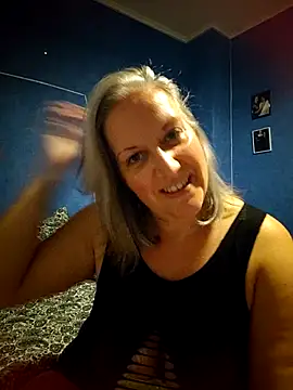 Feelineducentre online show from September 21, 8:10 pm