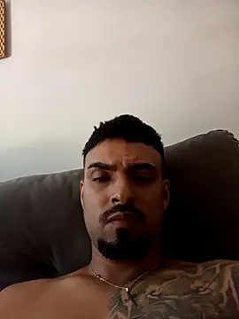 Snapshot of nnyzinho17 chatting on December 18, 4:57 pm nnyzinho17 online show from December 18, 4:57 pm