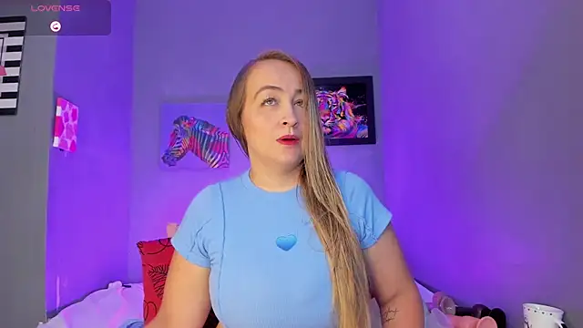 Snapshot of scarletmorgan2218 chatting on September 25, 6:11 pm scarletmorgan2218 online show from September 25, 6:11 pm