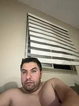 raulgzz4 online show from July 3, 6:09 am