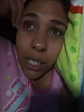 IVONNE COLLINS33 online show from April 15, 3:24 am