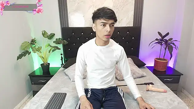 OnlyJos online show from November 4, 7:35 pm