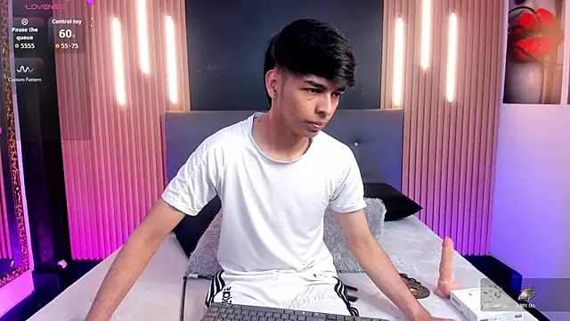 OnlyJos online show from November 7, 8:20 pm