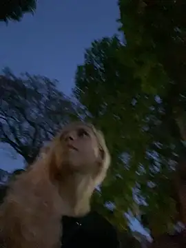 Snapshot of Bruna551 chatting on October 6, 9:12 pm Bruna551 online show from October 6, 9:12 pm