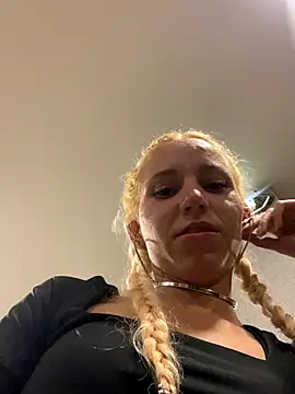 Snapshot of Bruna551 chatting on October 18, 2:58 am Bruna551 online show from October 18, 2:58 am