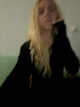 Snapshot of Bruna551 chatting on November 14, 3:27 am Bruna551 online show from November 14, 3:27 am