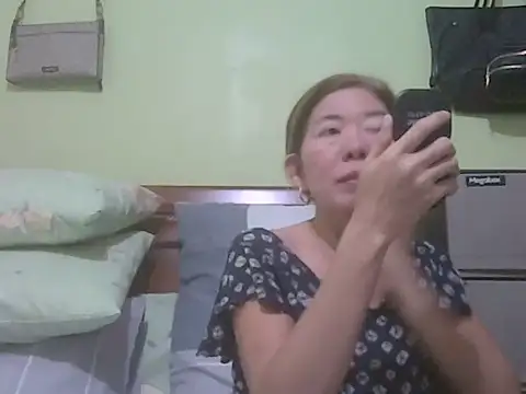 Snapshot of Sexyjenny4u chatting on April 20, 7:55 am Sexyjenny4u online show from April 20, 7:55 am