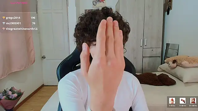 Nude Boy18 online show from February 3, 6:22 am