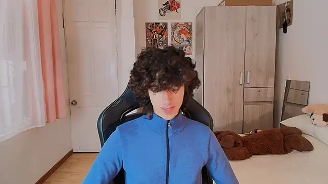 Nude Boy18 online show from March 16, 7:51 pm