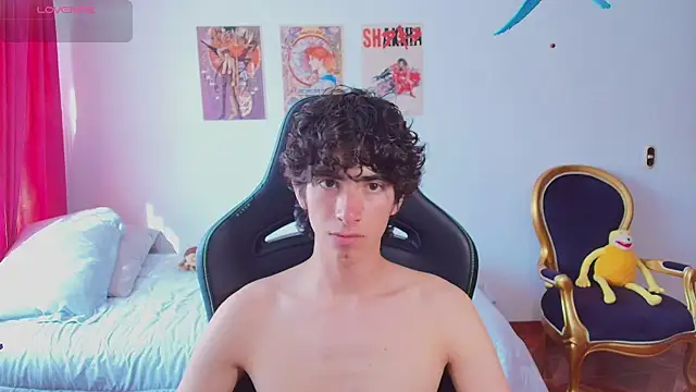 Nude Boy18 online show from July 13, 8:44 pm