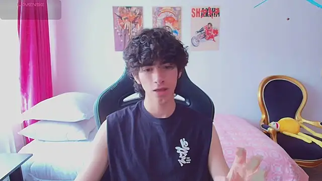 Nude Boy18 online show from July 17, 6:57 pm