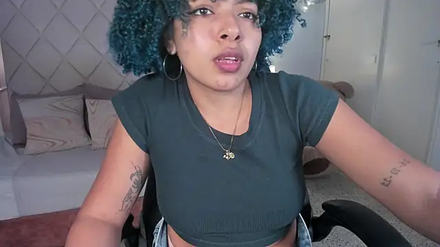 momo ayasse online show from November 24, 10:20 pm