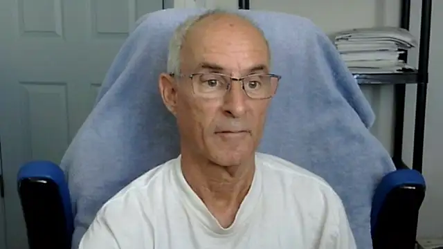 funone1999 online show from October 28, 7:49 pm