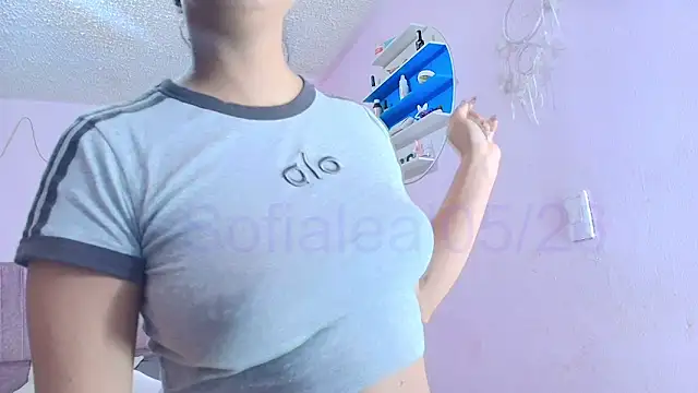 MiSofialeal online show from May 27, 6:27 pm