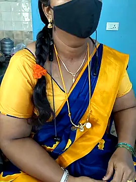 Snapshot of Tamil_Sweety chatting on November 20, 2:23 am Tamil Sweety online show from November 20, 2:23 am