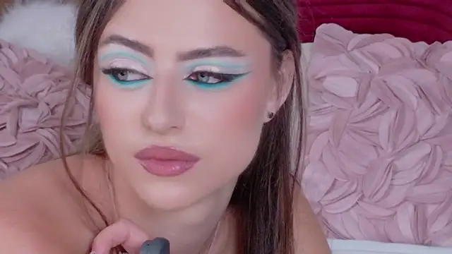 Sienna Voss online show from April 16, 9:39 pm