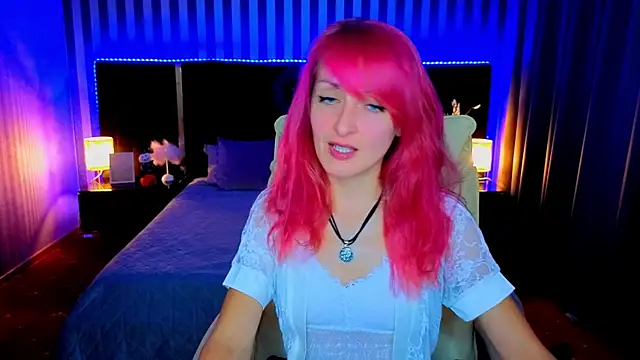 BrandyBloom online show from November 1, 8:00 pm