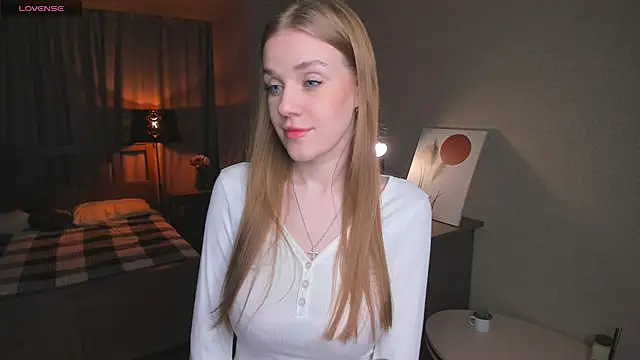 OdellaFrake online show from November 6, 7:26 pm