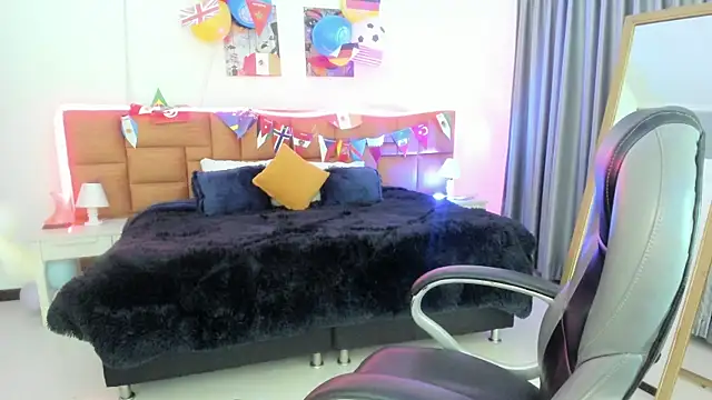 Catti Brie online show from July 8, 11:37 am