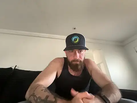 Snapshot of biggdickbandit92 chatting on March 16, 2:21 pm biggdickbandit92 online show from March 16, 2:21 pm