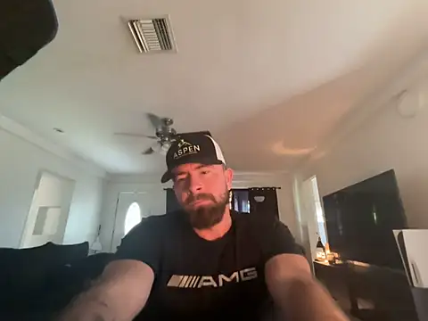 Snapshot of biggdickbandit92 chatting on June 3, 2:33 pm biggdickbandit92 online show from June 3, 2:33 pm