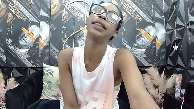 Lilmisbaddyxxx online show from October 8, 6:05 pm