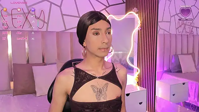 CYRUS TAY online show from April 5, 11:40 am