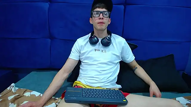 Jheampiiero online show from September 26, 2:43 pm