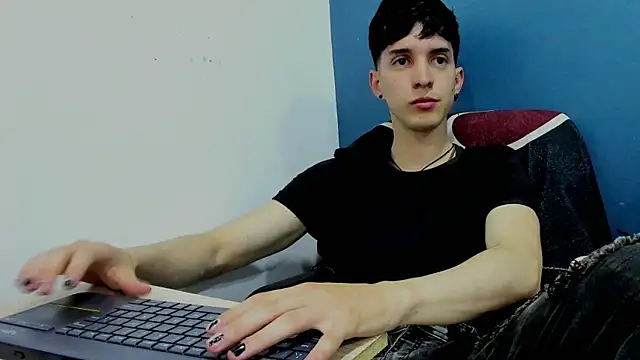 Jheampiiero online show from December 16, 2:11 pm