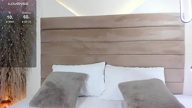 Snapshot of CarolineLee_ chatting on September 9, 10:53 pm CarolineLee online show from September 9, 10:53 pm