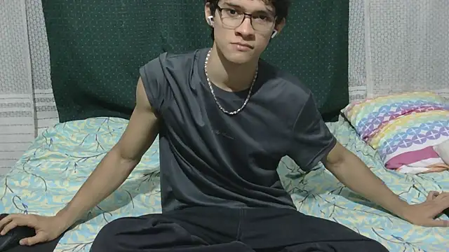 Samuel Hills II online show from February 17, 1:51 pm